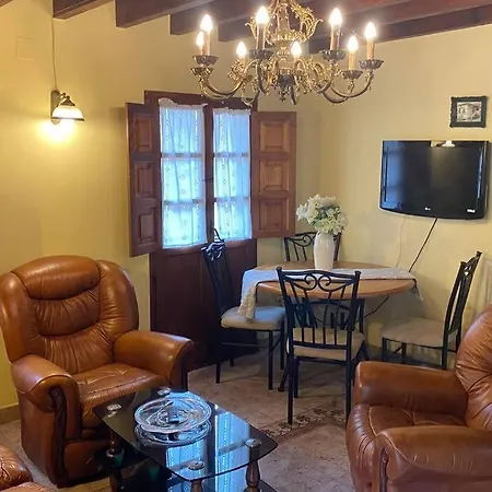Casa Triana, Lugar Idoneo 4 O 6 Huespedes. * Infiesto